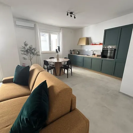 Rida' Luxury House דירה